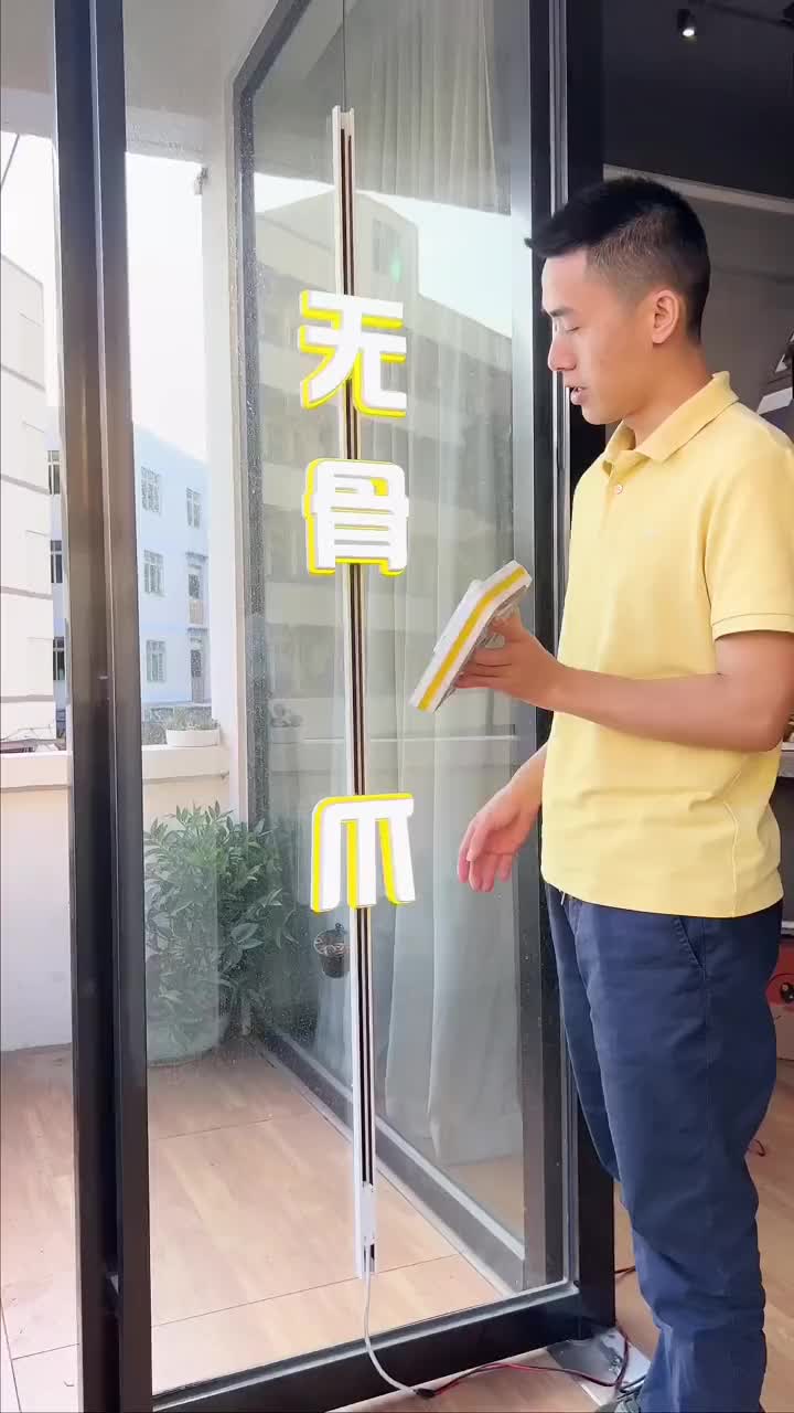 你觉得玻璃上这样安装发光字好看吗？