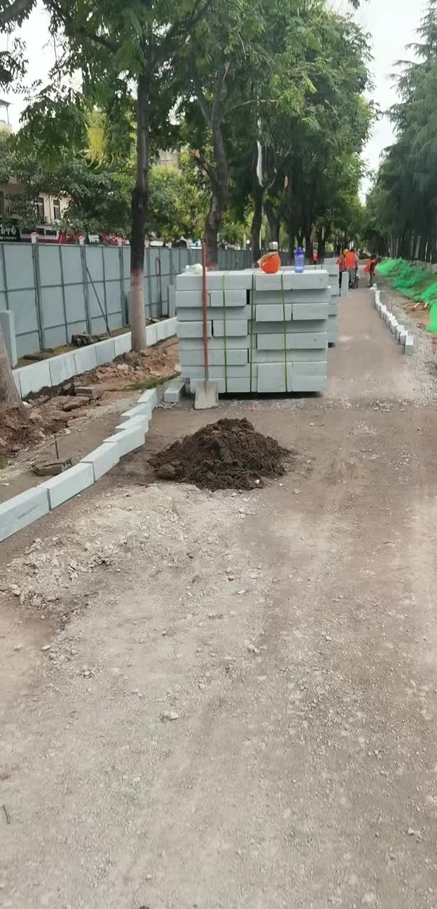 西安市芝麻灰花岗岩大理石道牙石路边石材厂家